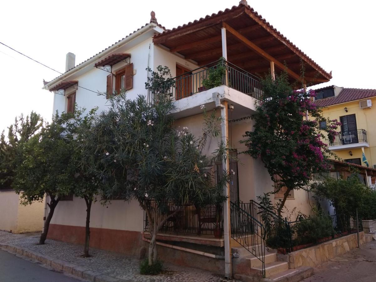 Cosy House In Galaxidi Apartment Exterior photo